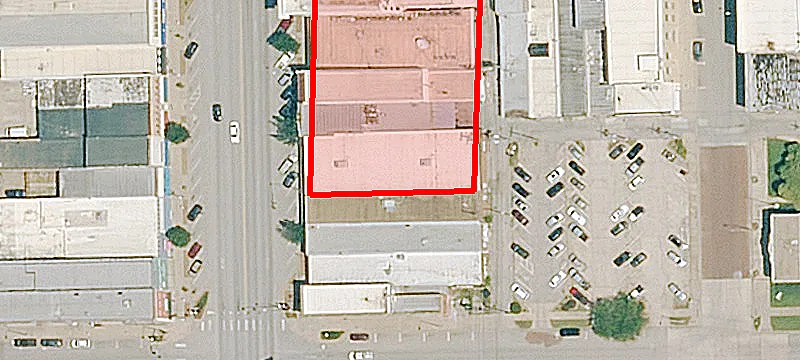 912 Main St
