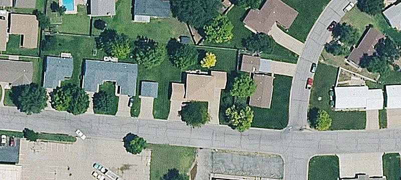16 Des Moines Ave