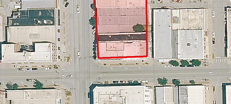 820 Main St