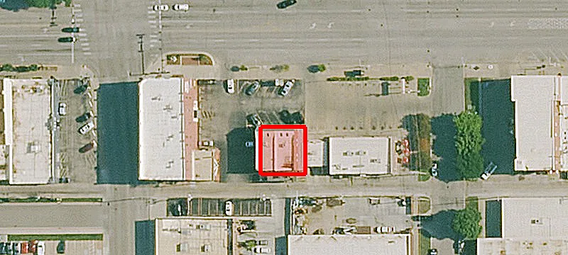 1013 Douglas Ave