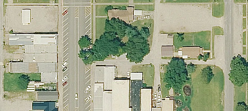 306 Commercial St