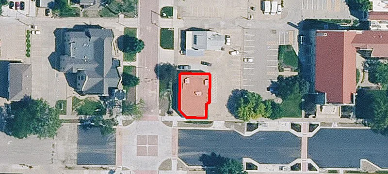 630 Poyntz Ave