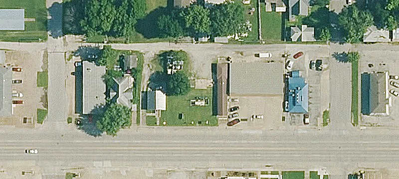 2413 Main St