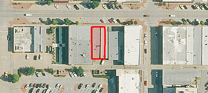 1806 Main St