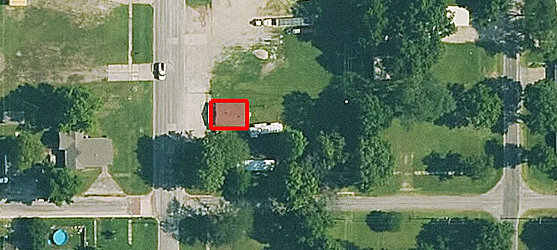 418 Main St