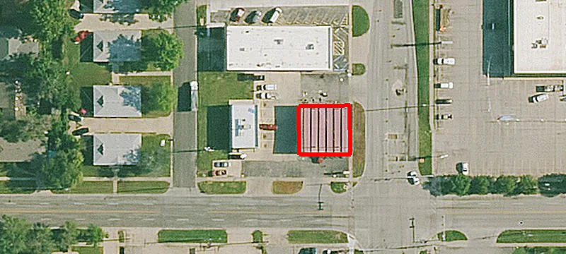 895 Woodlawn Blvd