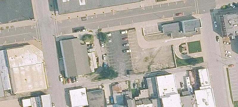 Delaware St