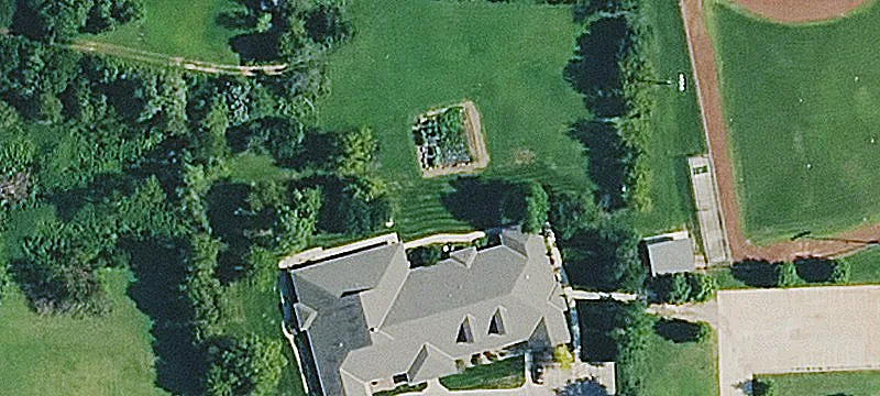300 Chicago Ave