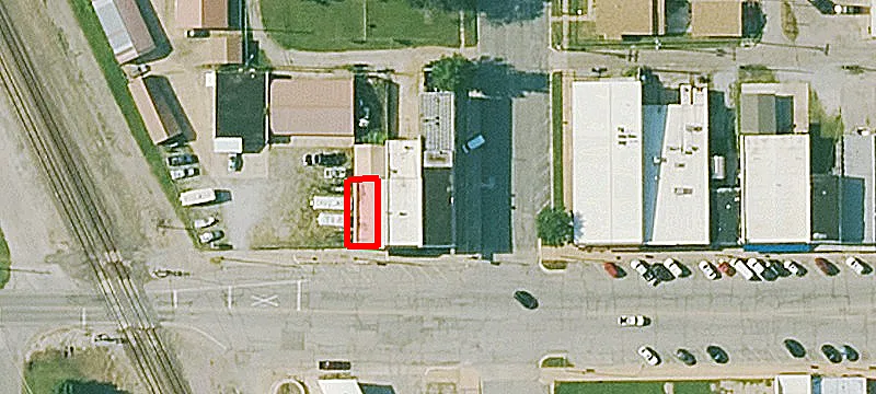 300 Main St