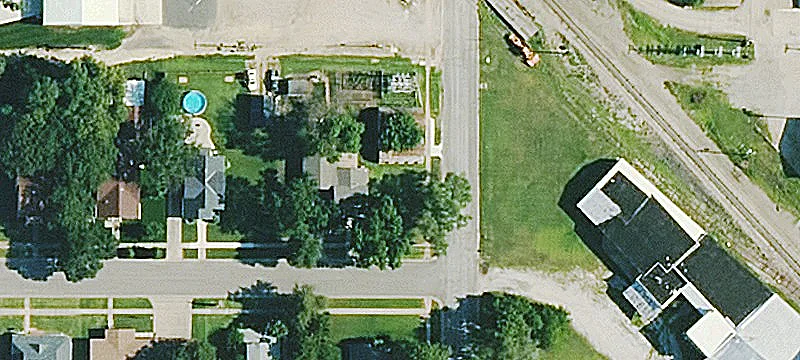 Randall Ave