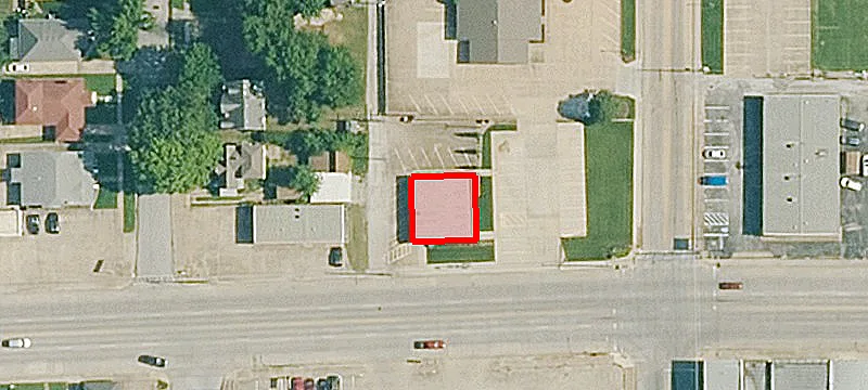 2605 Main St