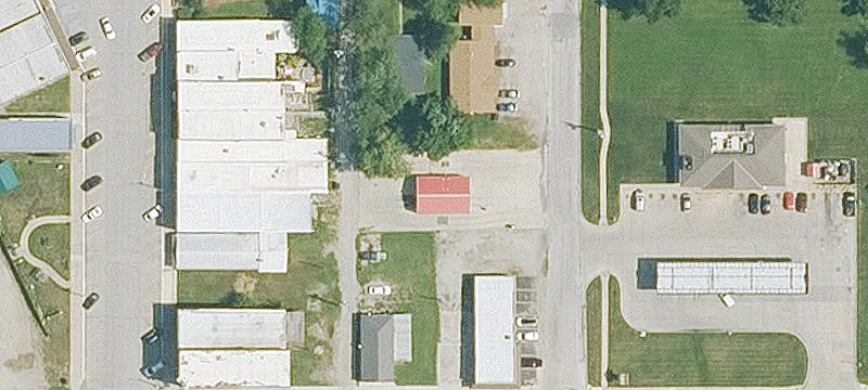 110 4th St