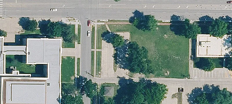 2031 Poyntz Ave