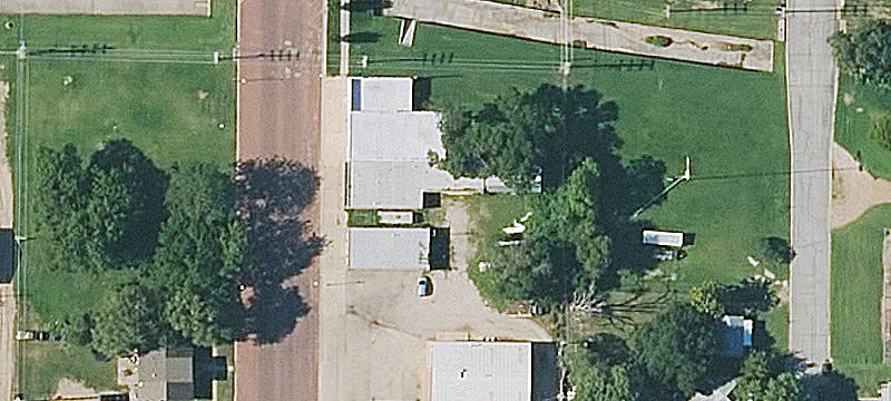 906 Main St