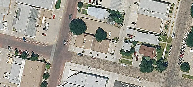 201 Laurel St