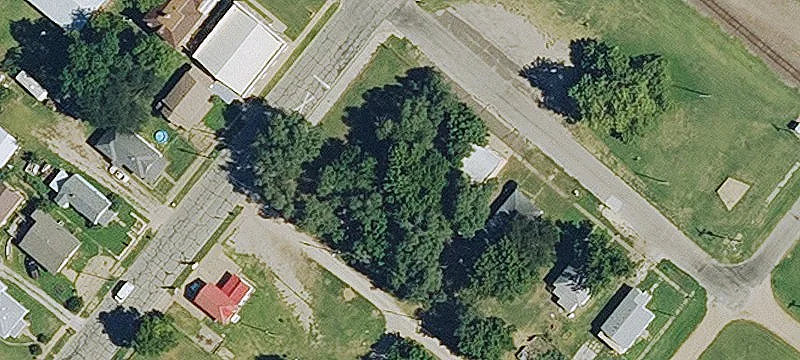 102 Es Main St