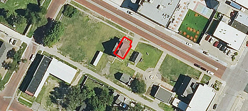 110 7th St