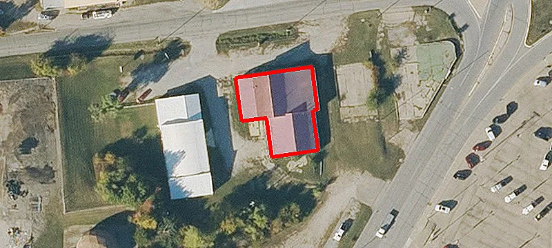 2100 Main St