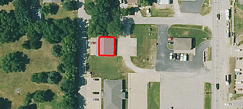 504 Redbud Ave