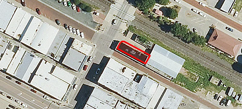 900 Main St