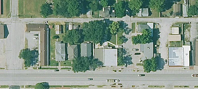 906 Main St