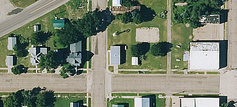 102 Topeka Ave