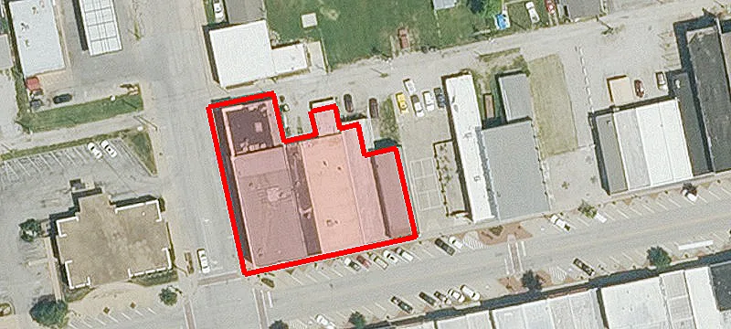 560 Main St