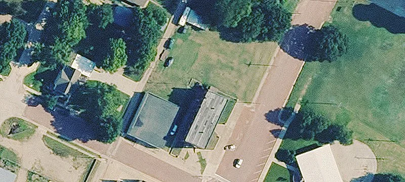 135 Kansas Ave