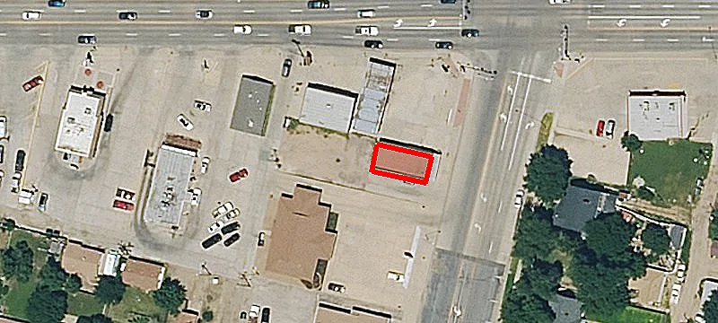 1011 Main St