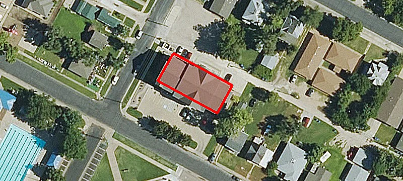 400 Oak St