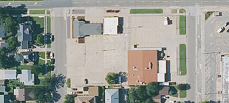 2215 Broadway Ave