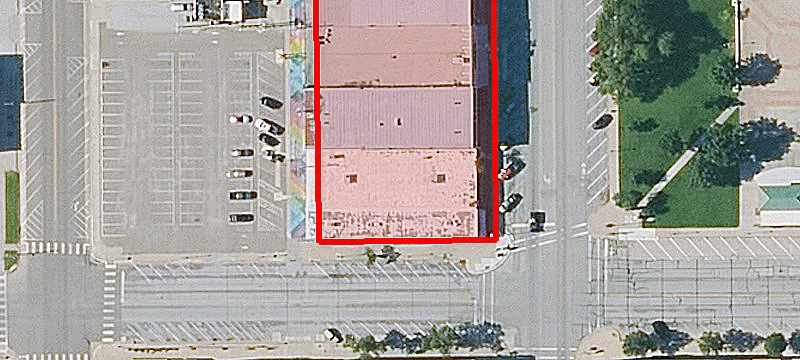 1305 Main St