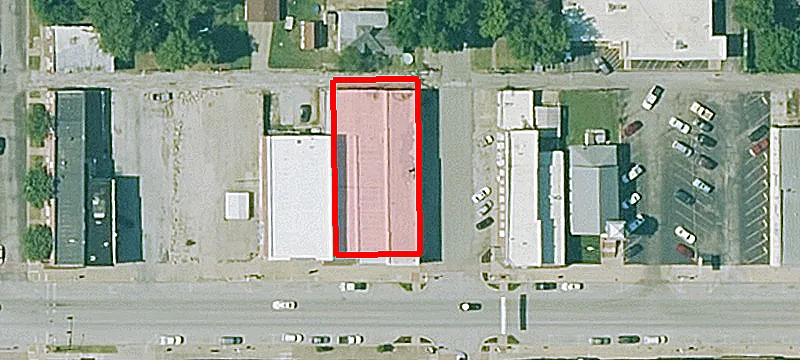 702 Main St