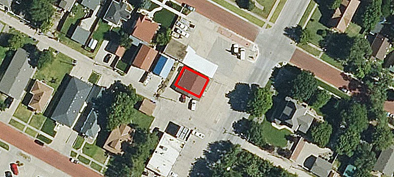 1605 Main St