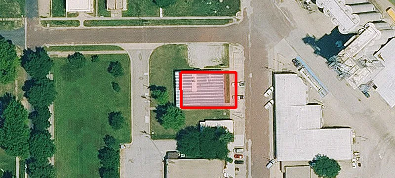 402 Commercial St