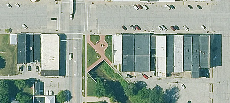 321 Neosho St
