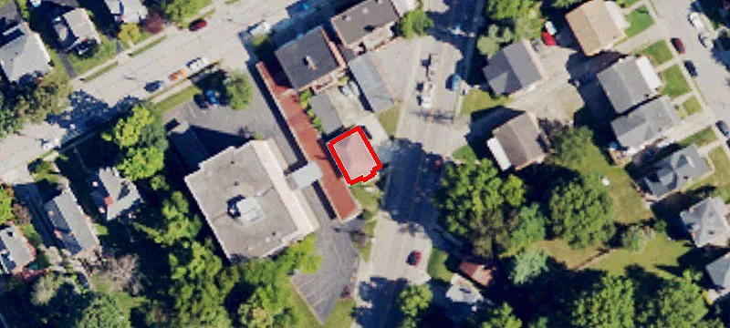 2221 Memorial Pkwy