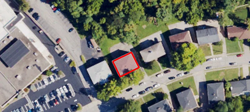 31 Holly Woods Dr