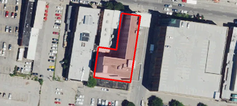 110 1st St