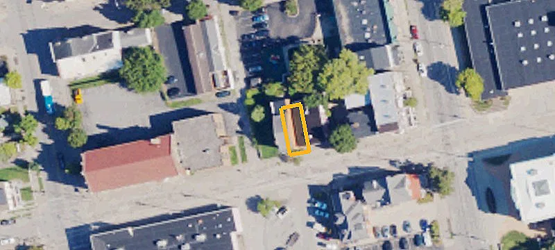 22 Robbins St