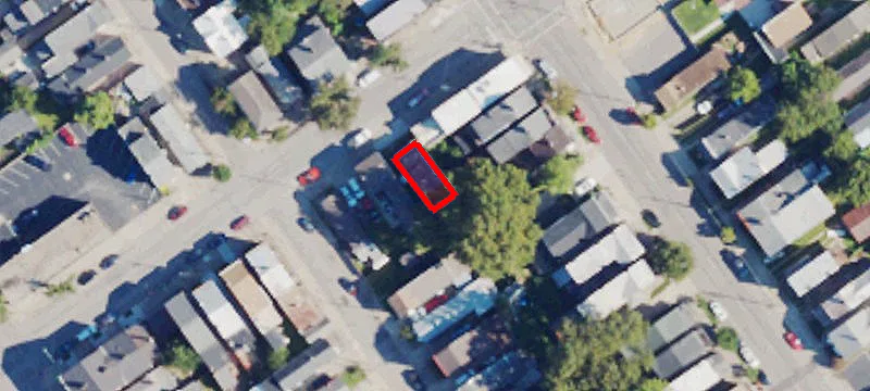 12 10th St