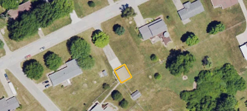 2049 Mapletree Ln