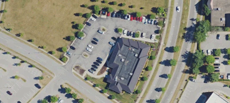 3085 Lakecrest Cir