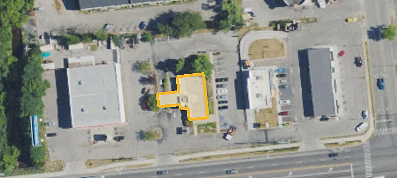 2225 Versailles Rd