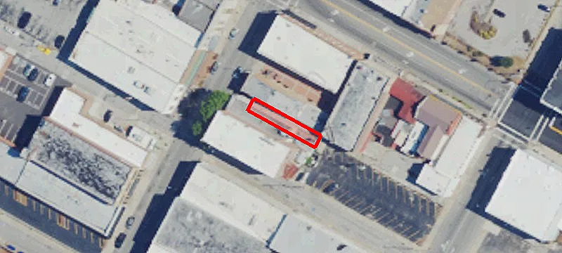 912 Main St