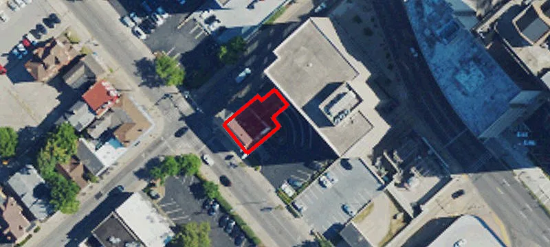 101 105th E High St