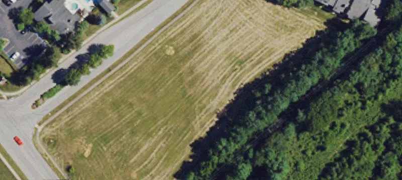 300 Lindenhurst Dr