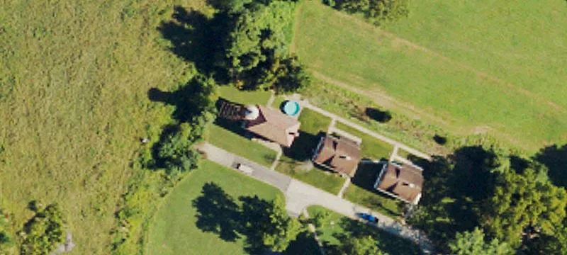 2 Lois Ln