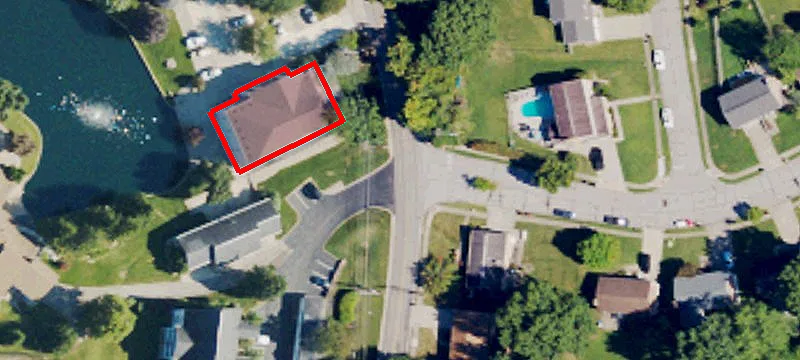 4 Carriage House Dr