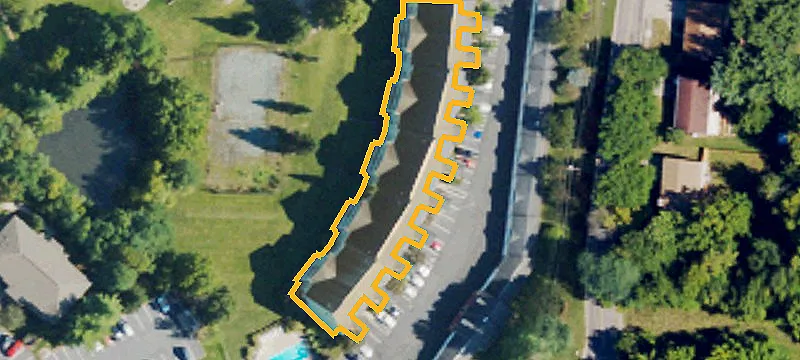 Carriage House Dr